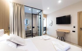 Tonio Rooms